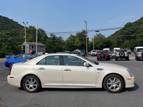 Used 2011 Cadillac STS w/ V6 Luxury Level Two Package AWD/4WD image 5