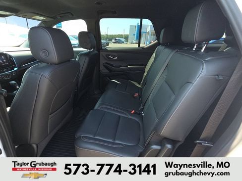 Used 2023 Chevrolet Traverse LT FWD image 28