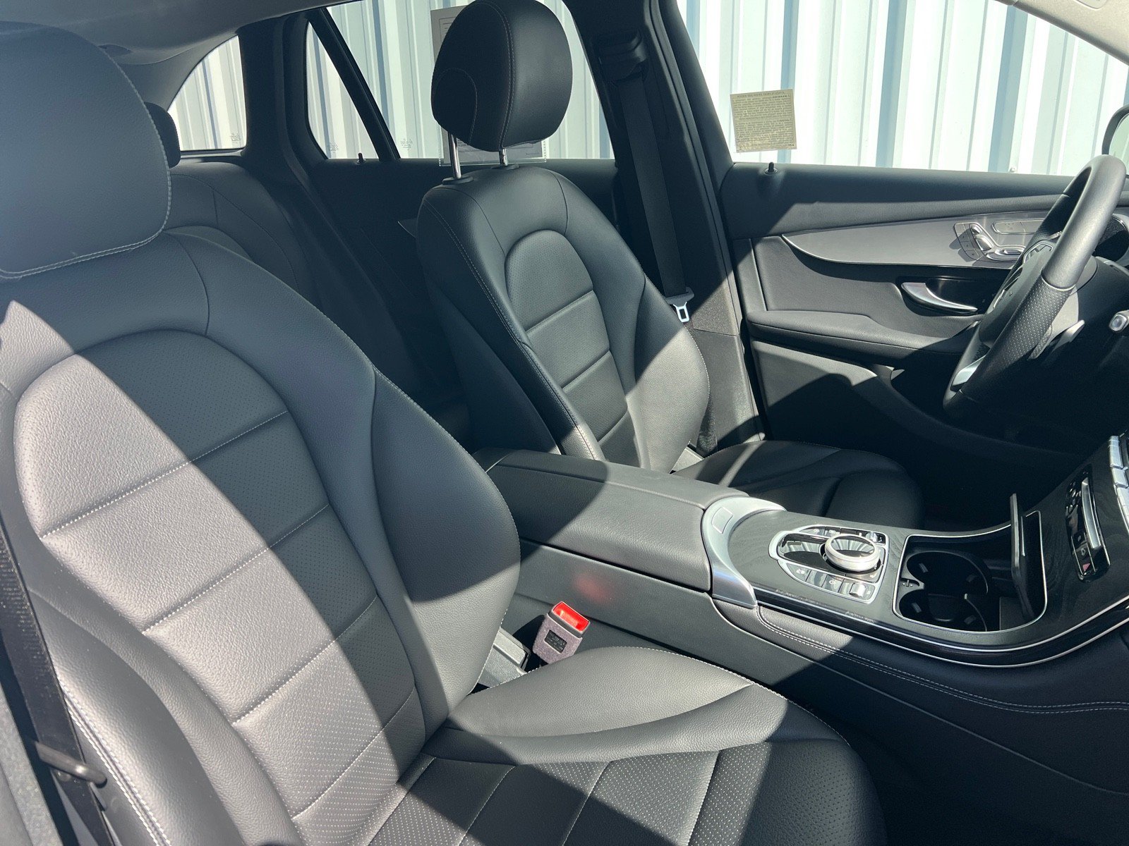 Used 2019 Mercedes-Benz GLC 300 4MATIC image 21