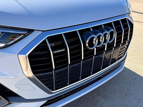 Certified 2025 Audi Q3 2.0T Premium Plus w/ Premium Plus Package image 30