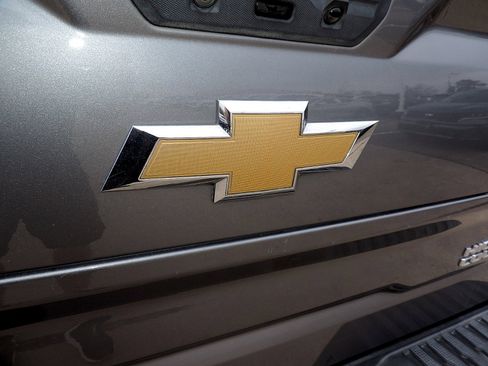 Used 2021 Chevrolet Silverado 1500 High Country w/ Safety Package II image 19