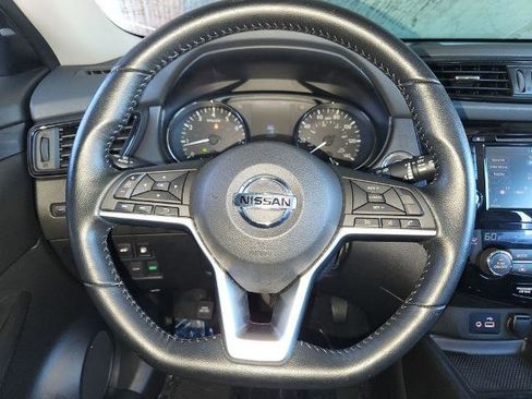 Certified 2020 Nissan Rogue SV image 22