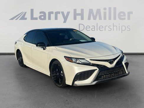 Used 2022 Toyota Camry XSE image 7