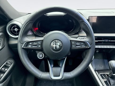 Used 2024 Alfa Romeo Tonale Ti w/ Active Assist Package AWD/4WD image 12