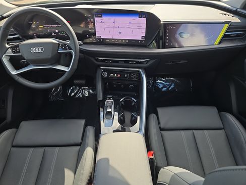 New 2025 Audi Q5 Prestige image 11