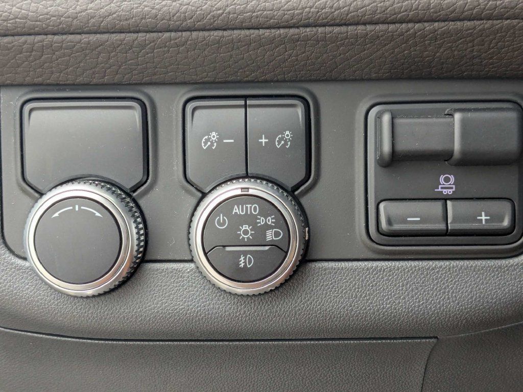 Used 2021 GMC Yukon Denali w/ Denali Premium Package RWD image 34