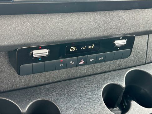 Used 2019 Freightliner Sprinter 3500 image 25