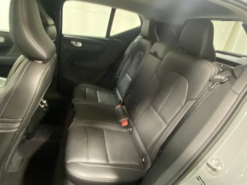 Used 2025 Volvo XC40 B5 Core image 14