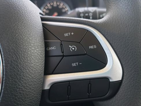 Used 2023 Jeep Renegade Latitude AWD/4WD image 20