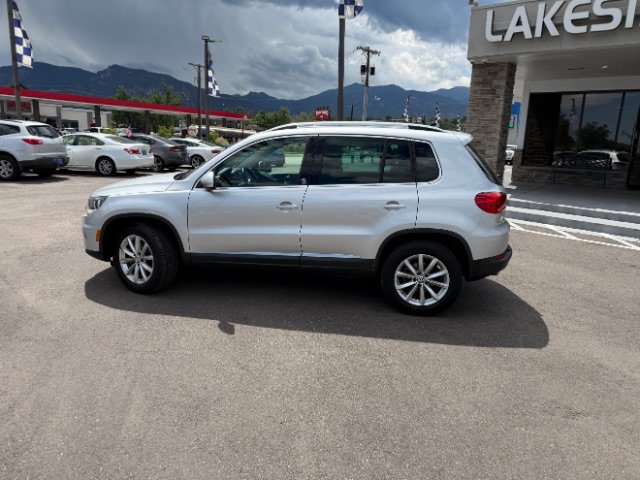 Used 2017 Volkswagen Tiguan Wolfsburg Edition AWD/4WD image 7