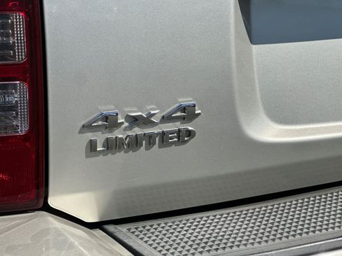 Used 2008 Jeep Liberty Limited w/ Premium Group AWD/4WD image 26