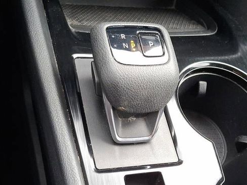 Used 2023 Nissan Rogue SV image 15