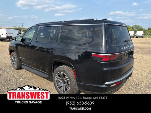 Used 2024 Jeep Wagoneer Series II AWD/4WD image 2