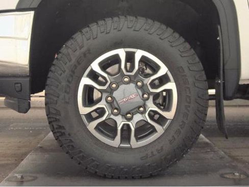 Used 2023 GMC Sierra 3500 SLE image 4