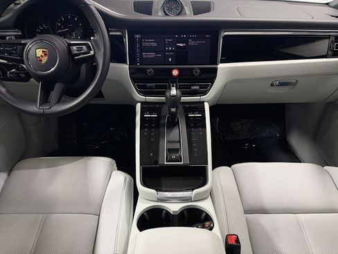 Certified 2026 Porsche Macan AWD/4WD image 19