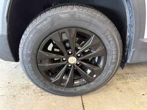 Used 2025 Chevrolet Equinox LT w/ Convenience Package II FWD image 32