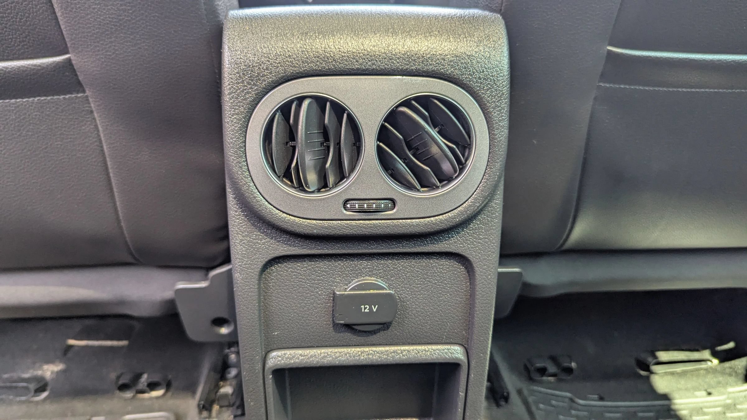Used 2016 Volkswagen Tiguan SE FWD image 14