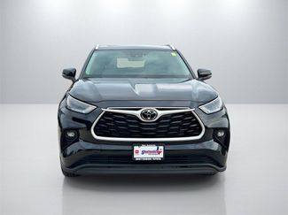 Used 2024 Toyota Highlander LE video 2