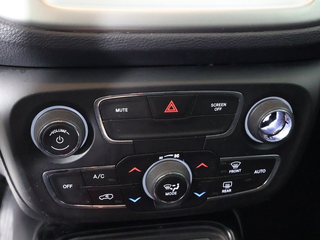 Used 2020 Jeep Compass Limited w/ Premium Lighting Group AWD/4WD image 46