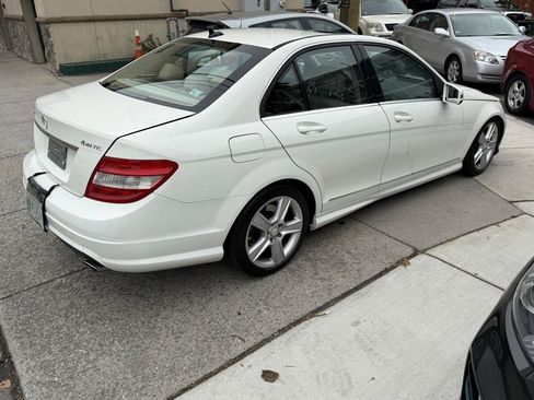 Used 2011 Mercedes-Benz C 300 4MATIC Sedan image 4