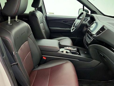Used 2025 Honda Ridgeline Black Edition image 23