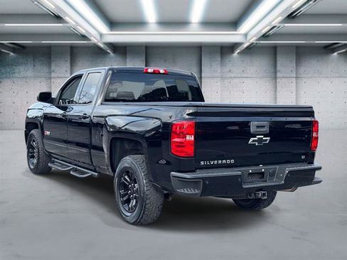 Used 2018 Chevrolet Silverado 1500 LT w/ Midnight Edition image 26