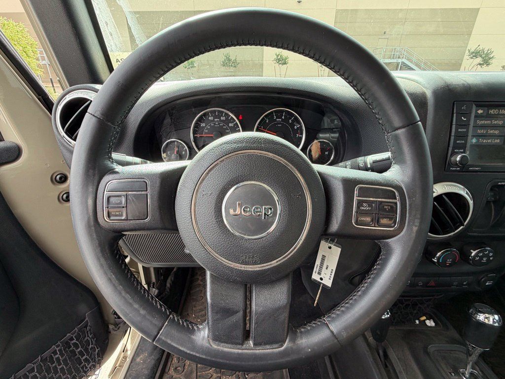 Used 2017 Jeep Wrangler Rubicon AWD/4WD image 13