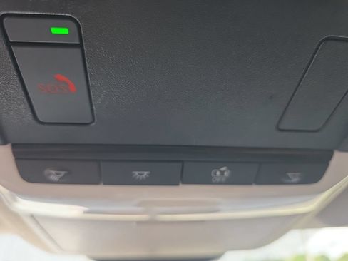 Used 2025 Nissan Sentra SV FWD image 22