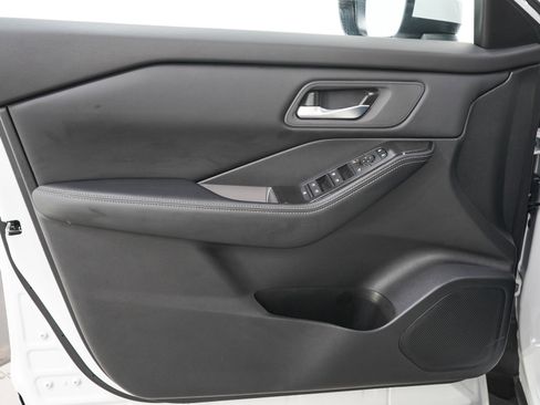 Certified 2026 Nissan Rogue SV AWD/4WD image 20