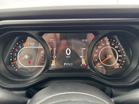 Used 2024 Jeep Wrangler Rubicon w/ Technology Group AWD/4WD image 17
