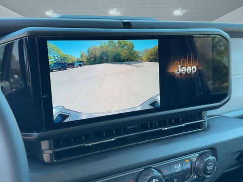 New 2025 Jeep Gladiator Sport image 23