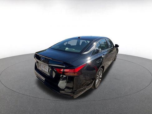 Used 2025 Nissan Altima 2.5 SV image 6