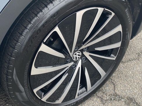 Certified 2024 Volkswagen ID.4 S image 21