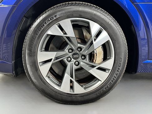 Used 2022 Audi e-tron Premium image 12