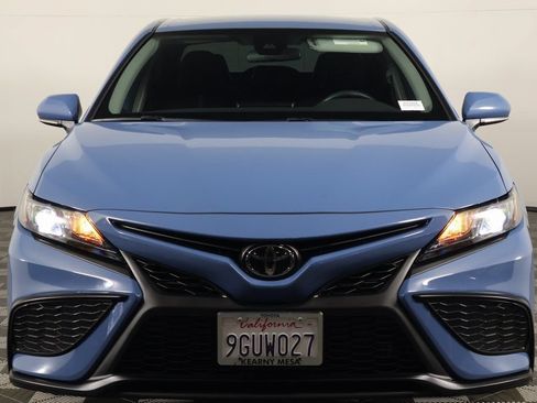 Used 2023 Toyota Camry SE FWD image 2