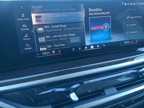 Used 2026 BMW X7 xDrive40i w/ Premium Package AWD/4WD image 21