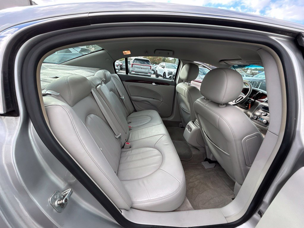 Used 2007 Buick Lucerne CXL w/ Luxury Package FWD image 21