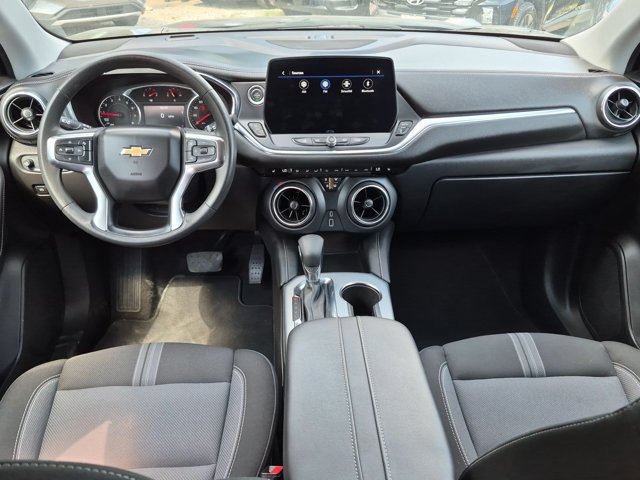 Used 2025 Chevrolet Blazer LT AWD/4WD image 19