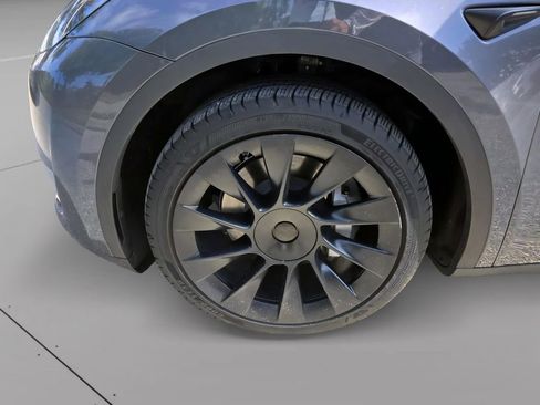 Used 2023 Tesla Model Y Long Range AWD/4WD image 9