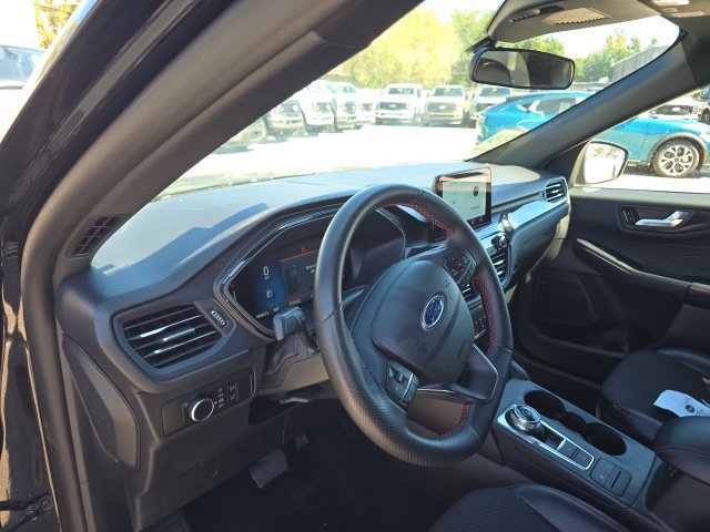 Used 2025 Ford Escape ST-Line AWD/4WD image 10