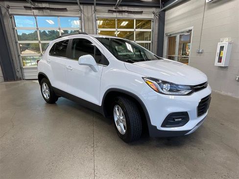 Used 2020 Chevrolet Trax LT AWD/4WD image 7