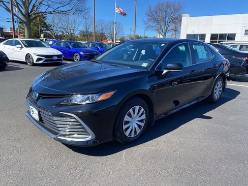 Used 2022 Toyota Camry LE w/ Cold Weather Package image 6