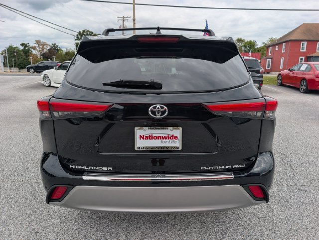 Used 2021 Toyota Highlander Platinum AWD/4WD image 4