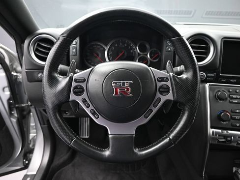 Used 2011 Nissan GT-R Premium AWD/4WD image 18