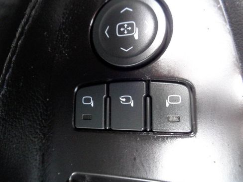 Used 2019 Cadillac Escalade ESV 4WD image 13