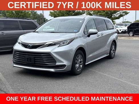 Used 2023 Toyota Sienna LE w/ LE Plus Package FWD image 5