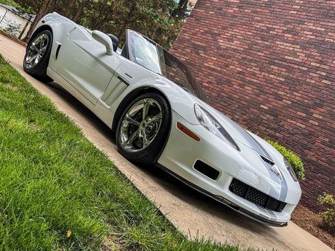 Used 2013 Chevrolet Corvette Grand Sport w/ 4LT Preferred Equipment Group RWD image 26