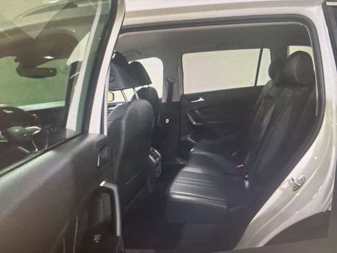 Used 2023 Volkswagen Tiguan SE image 13
