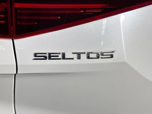 Used 2021 Kia Seltos S AWD/4WD image 23