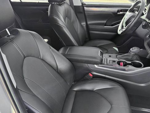 Used 2022 Toyota Highlander Limited image 20